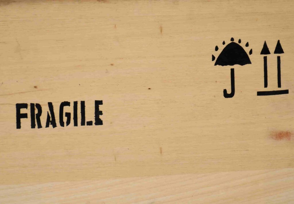 fragile shipping logo