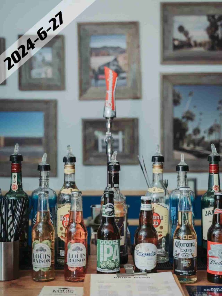 glass bottles alcohol bottloes